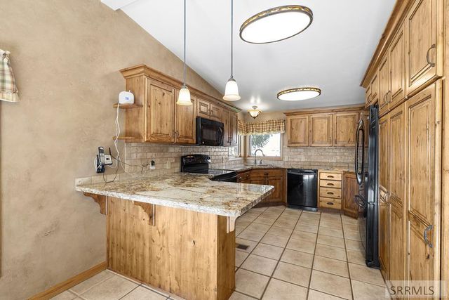 221 Cottonwood Lane, Blackfoot, ID 83221