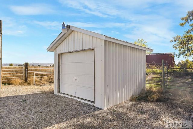 221 Cottonwood Lane, Blackfoot, ID 83221