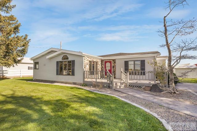 221 Cottonwood Lane, Blackfoot, ID 83221