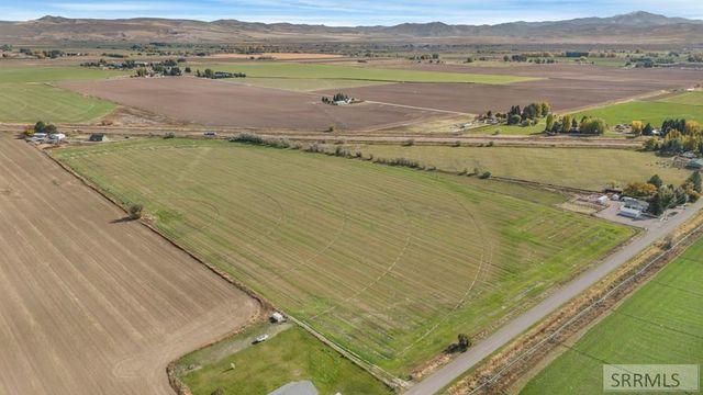 221 Cottonwood Lane, Blackfoot, ID 83221