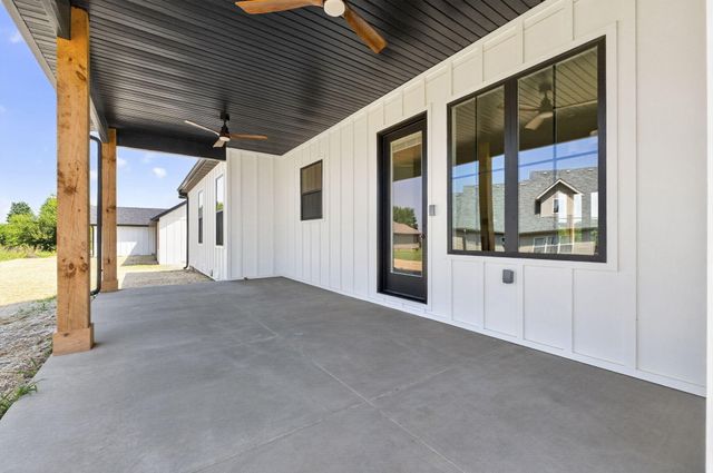 488 Bailiwick Drive, Rogersville, MO 65742