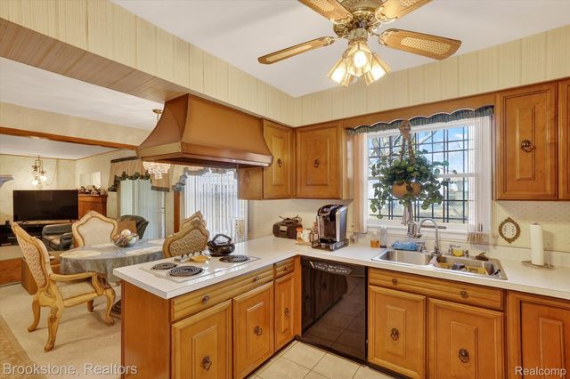 3228 Wolcott Street, Flint, MI 48504