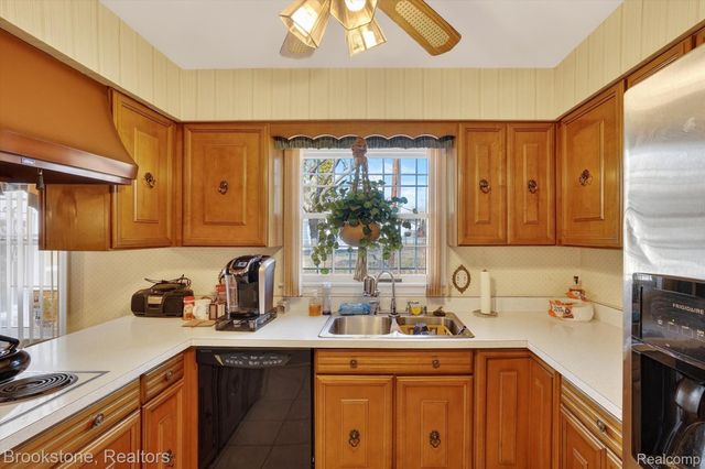 3228 Wolcott Street, Flint, MI 48504