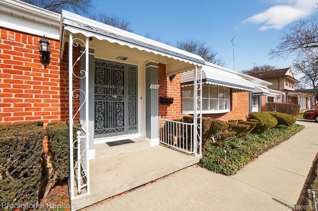 3228 Wolcott Street, Flint, MI 48504