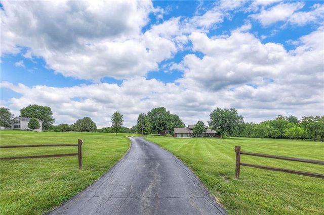 2000 E 187th Street, Belton, MO 64012