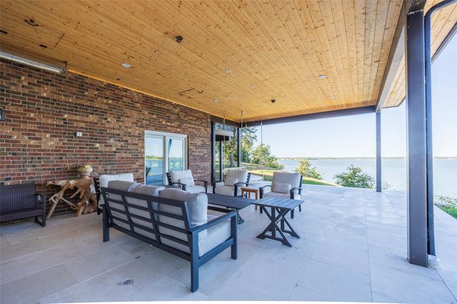 1190 Emerald Sound Boulevard, Oak Point, TX 75068