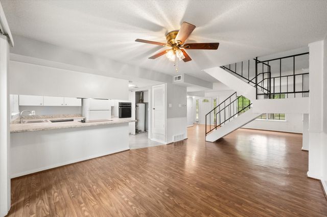 376 Westview Terrace, Arlington, TX 76013