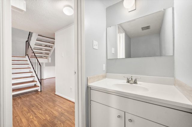 376 Westview Terrace, Arlington, TX 76013