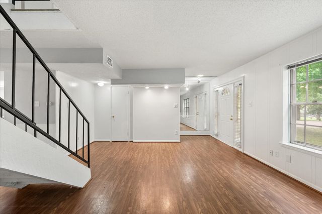 376 Westview Terrace, Arlington, TX 76013