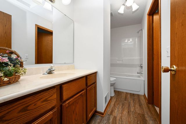 3761 Robin Lane, Eagan, MN 55122