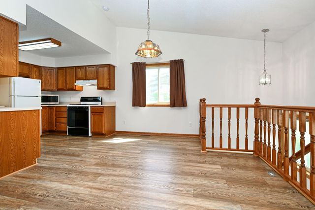 3761 Robin Lane, Eagan, MN 55122