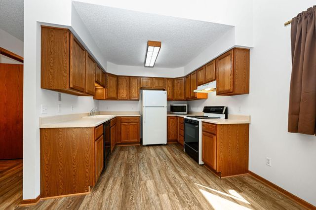 3761 Robin Lane, Eagan, MN 55122