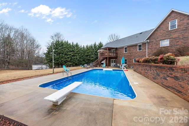 3156 Teresa Drive, Lincolnton, NC 28092