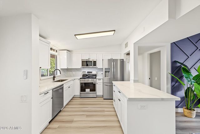 6516 N 13TH Street, Phoenix, AZ 85014