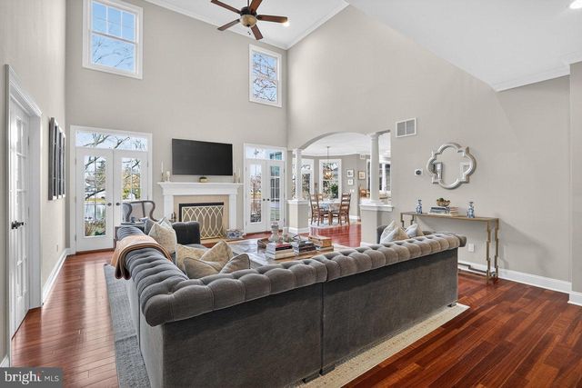 10 EVANS DR, Cranbury, NJ 08512