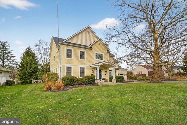 10 EVANS DR, Cranbury, NJ 08512