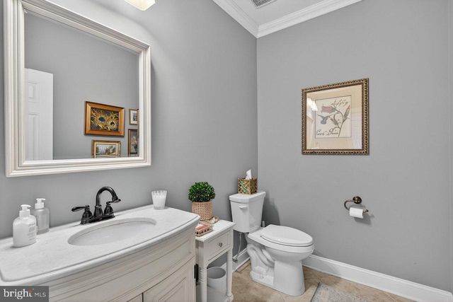 10 EVANS DR, Cranbury, NJ 08512