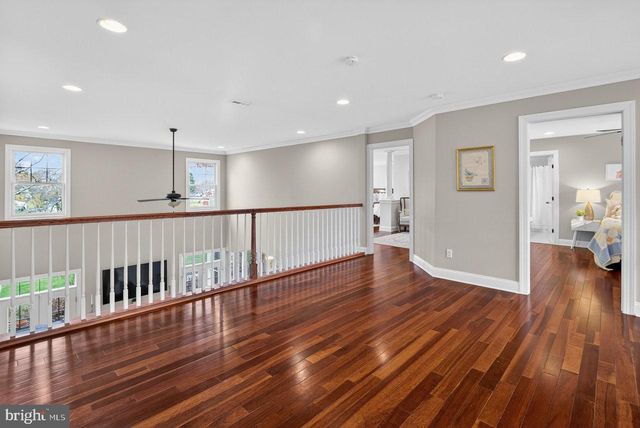 10 EVANS DR, Cranbury, NJ 08512