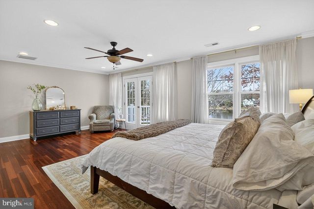 10 EVANS DR, Cranbury, NJ 08512