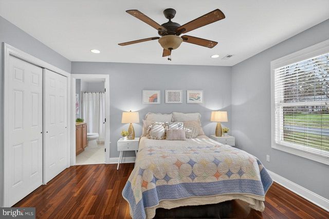 10 EVANS DR, Cranbury, NJ 08512