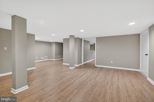 10 EVANS DR, Cranbury, NJ 08512