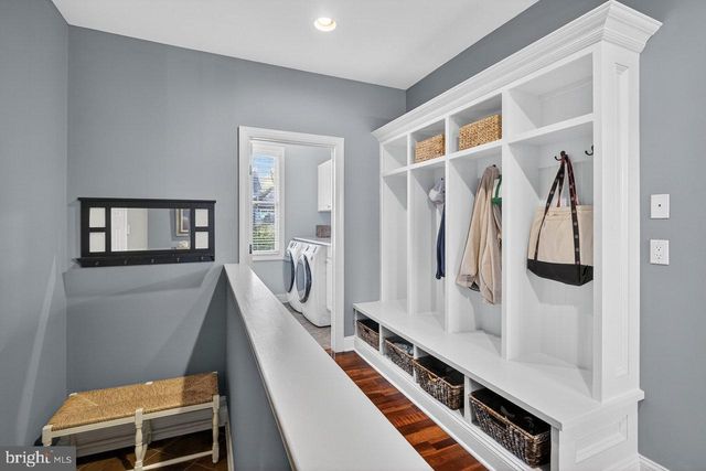 10 EVANS DR, Cranbury, NJ 08512