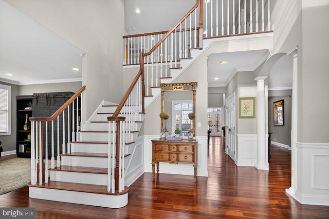 10 EVANS DR, Cranbury, NJ 08512