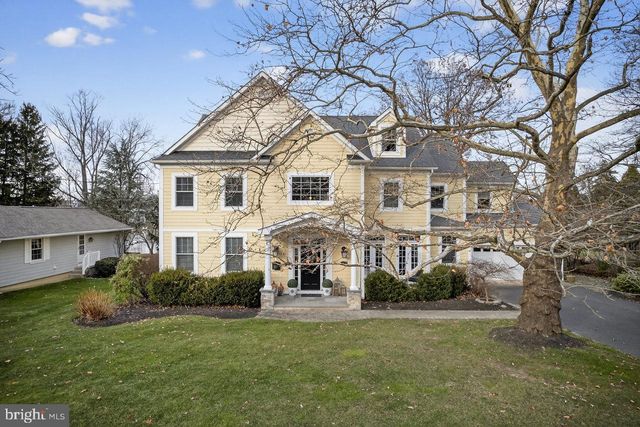 10 EVANS DR, Cranbury, NJ 08512