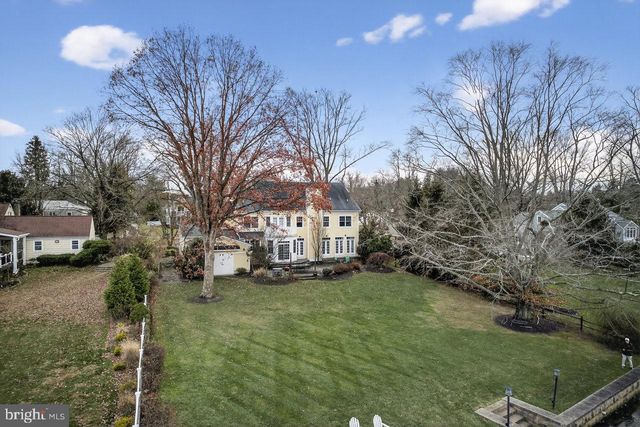 10 EVANS DR, Cranbury, NJ 08512