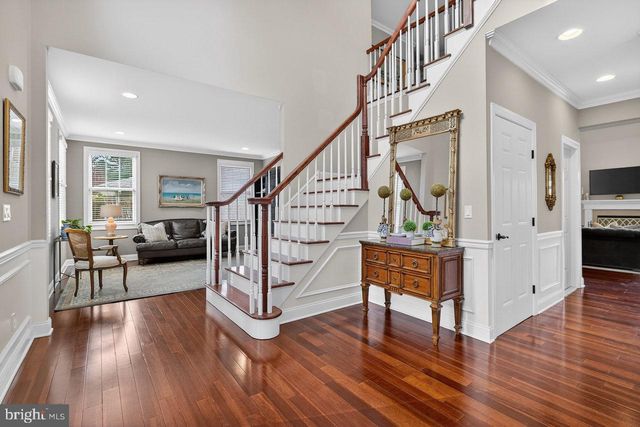 10 EVANS DR, Cranbury, NJ 08512