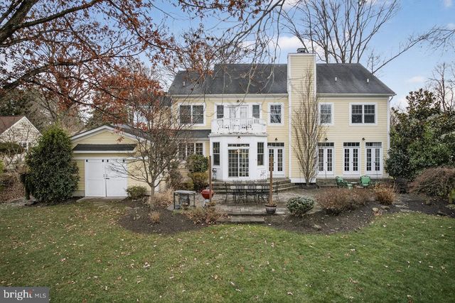 10 EVANS DR, Cranbury, NJ 08512