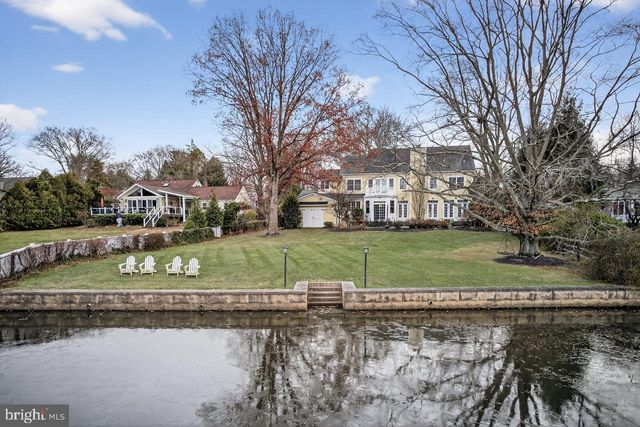 10 EVANS DR, Cranbury, NJ 08512