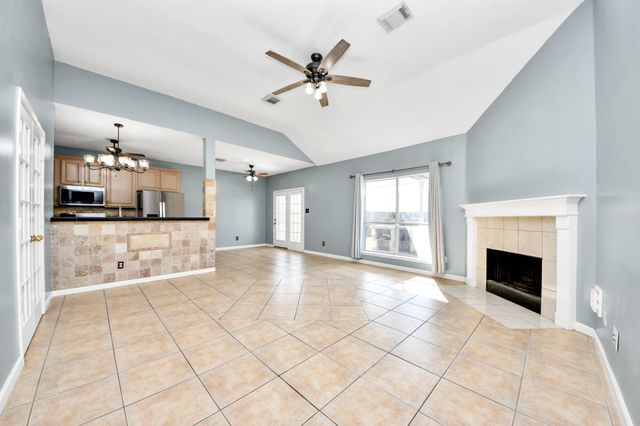 4135 Teal Valley Court, Fresno, TX 77545