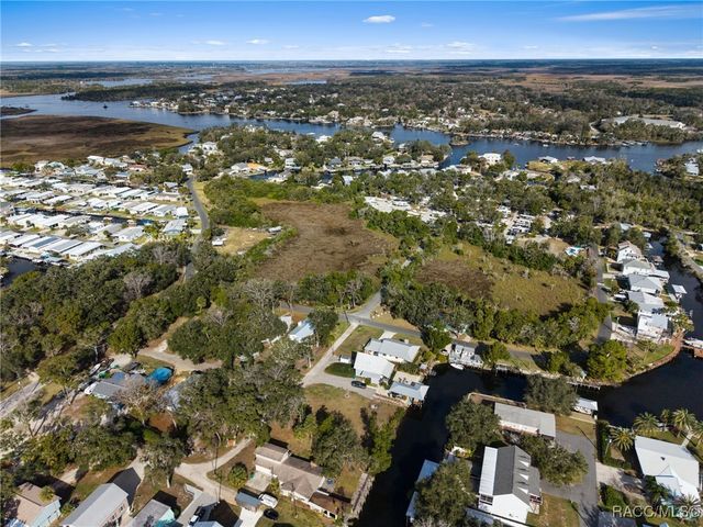 5787 S Kingdom Terrace, Homosassa, FL 34448