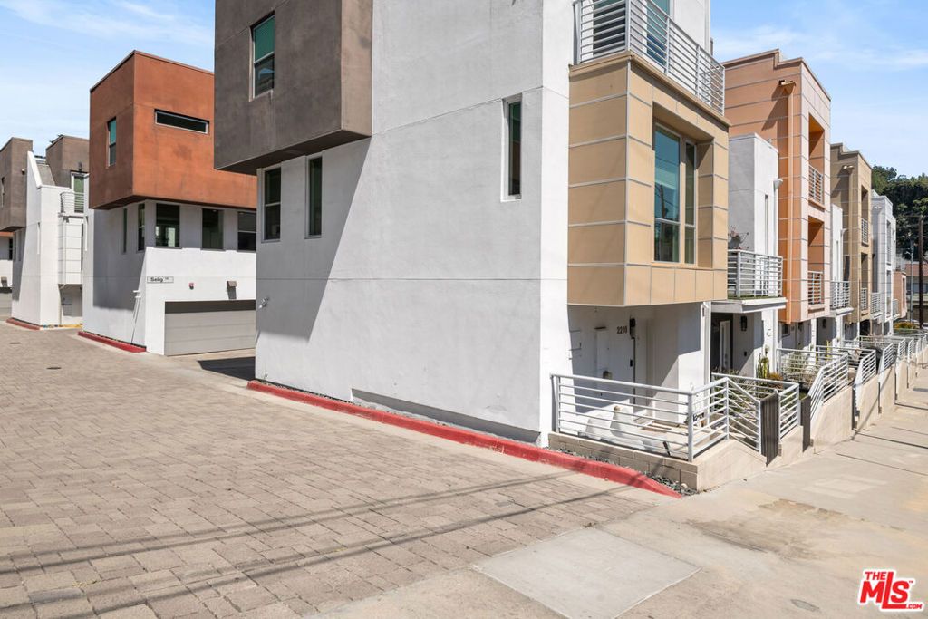 2213 Selig Drive, Los Angeles, CA 90026 — photo 2