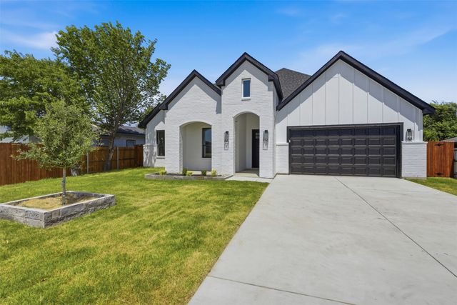 4924 Mona Lisa Street, Fort Worth, TX 76137