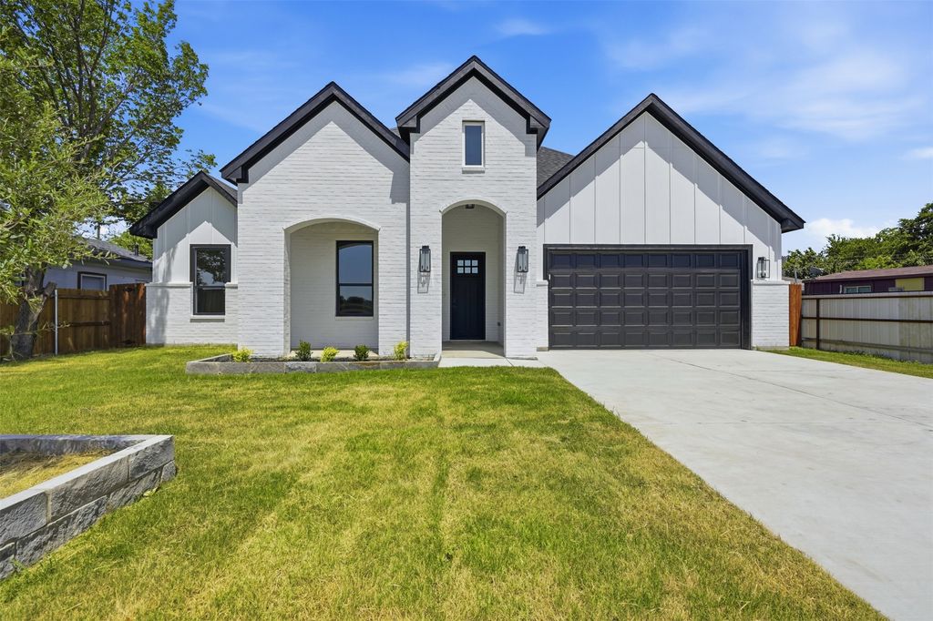 4924 Mona Lisa Street, Fort Worth, TX 76137