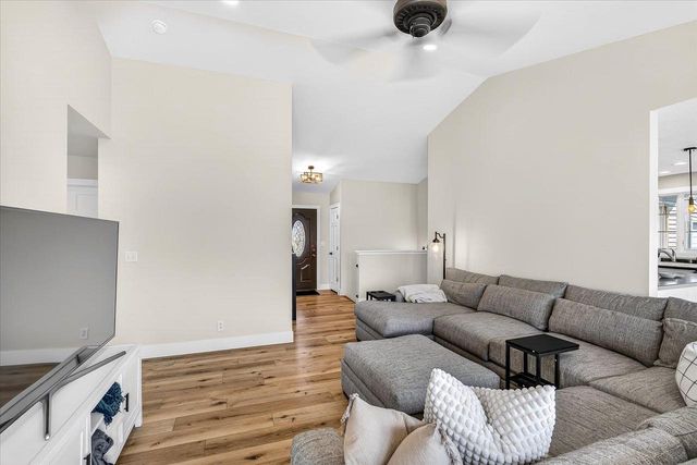 4254 Baybrook Drive, Janesville, WI 53546