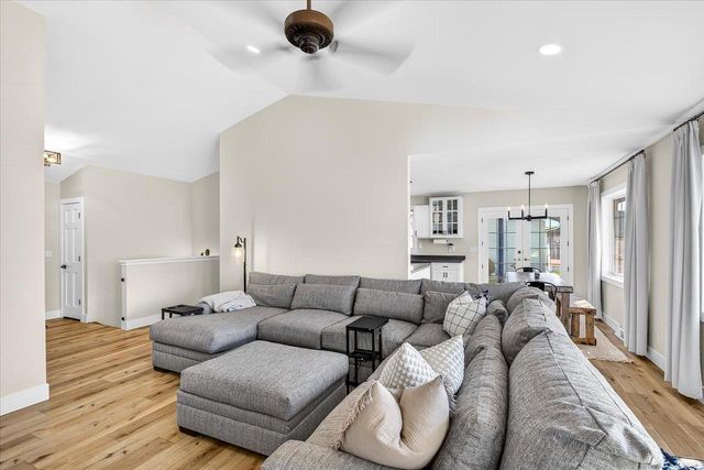 4254 Baybrook Drive, Janesville, WI 53546