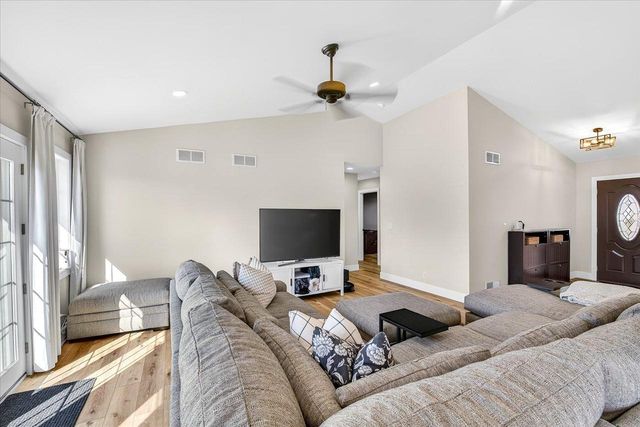 4254 Baybrook Drive, Janesville, WI 53546