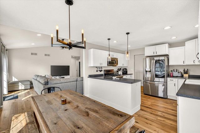 4254 Baybrook Drive, Janesville, WI 53546