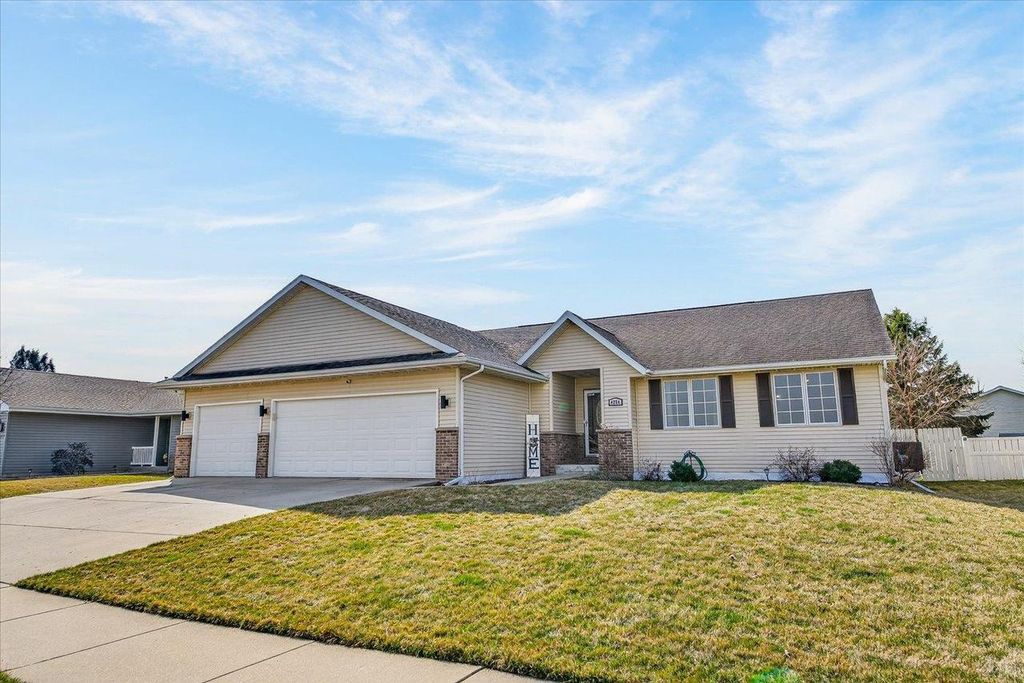4254 Baybrook Drive, Janesville, WI 53546