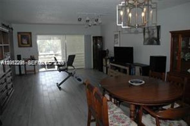 3571 Inverrary Drive 201, Lauderhill, FL 33319