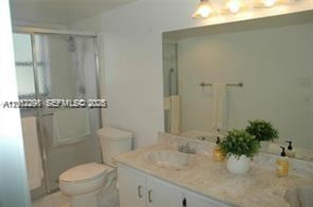3571 Inverrary Drive 201, Lauderhill, FL 33319
