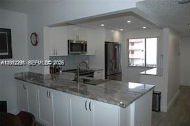3571 Inverrary Drive 201, Lauderhill, FL 33319