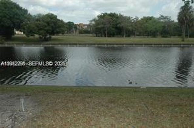 3571 Inverrary Drive 201, Lauderhill, FL 33319