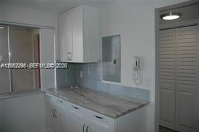 3571 Inverrary Drive 201, Lauderhill, FL 33319