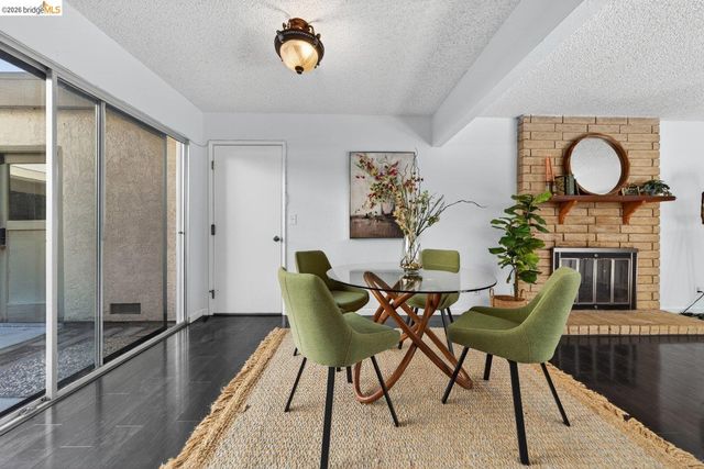 1368 Ridgecrest Rd, Pinole, CA 94564