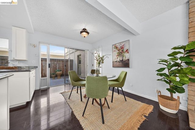 1368 Ridgecrest Rd, Pinole, CA 94564