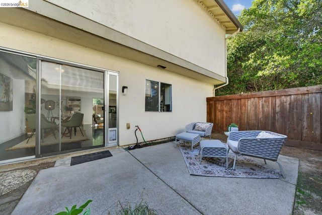 1368 Ridgecrest Rd, Pinole, CA 94564